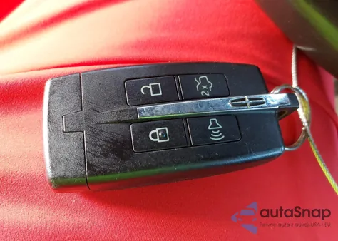 2010 Lincoln Mkt z USA, uszkodzony, nr VIN 2LMHJ5AR9ABJ17246